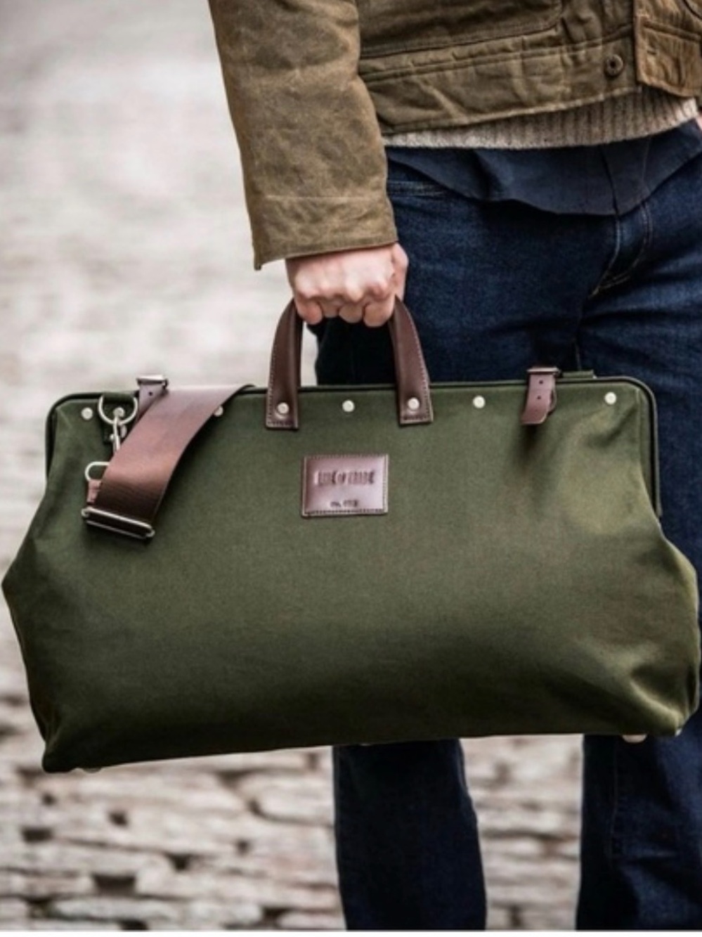 Line of trade dark green canvas weekender bag duffle bag luggage carry-on travel